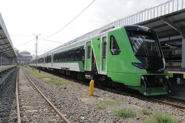 KA Feeder dan Lokal di Pulau Jawa Akan Diubah Jadi Kereta Listrik KA Feeder dan Lokal di Pulau Jawa Akan Diubah Jadi Kereta Listrik