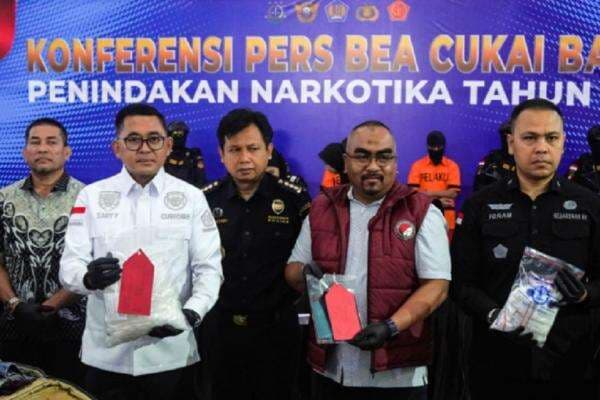 Bea Cukai, Polri dan BNN Gagalkan Penyelundupan Sabu di Batam Centre dan Hang Nadim Bea Cukai, Polri dan BNN Gagalkan Penyelundupan Sabu di Batam Centre dan Hang Nadim