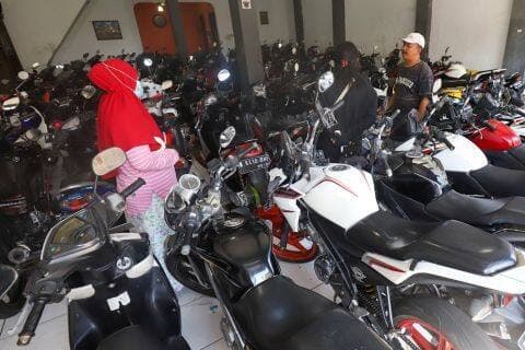 Pembiayaan Kendaraan Bermotor Rp404,9 Triliun per Juli, Motor Bekas Catat Pertumbuhan Tertinggi Pembiayaan Kendaraan Bermotor Rp404,9 Triliun per Juli, Motor Bekas Catat Pertumbuhan Tertinggi