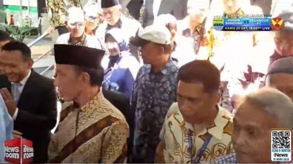 Reaksi Mengejutkan Jokowi saat Ditanya soal Utang Kereta Cepat, Langsung Balik Badan Reaksi Mengejutkan Jokowi saat Ditanya soal Utang Kereta Cepat, Langsung Balik Badan