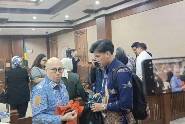 Banding Ditolak, Eks Dirut Taspen Antonius Kosasih Tetap Dihukum 10 Tahun Penjara Banding Ditolak, Eks Dirut Taspen Antonius Kosasih Tetap Dihukum 10 Tahun Penjara