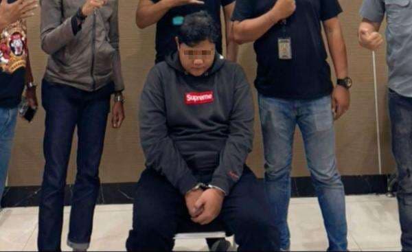 Penampakan Pelaku Begal Payudara di Lebak Bulus, Tertunduk saat Ditangkap Penampakan Pelaku Begal Payudara di Lebak Bulus, Tertunduk saat Ditangkap