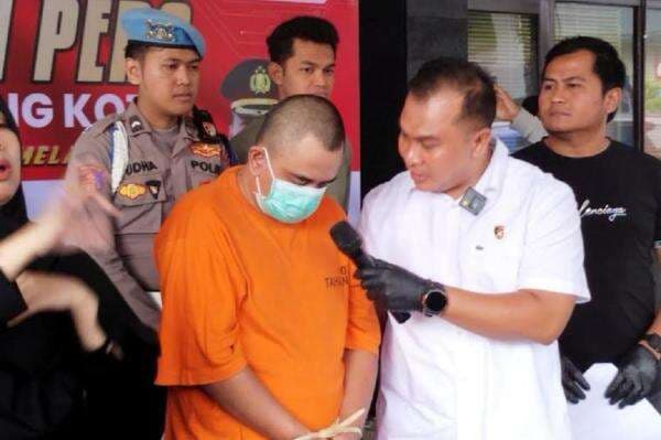 3 Bulan Kabur, Begal Ojol yang Viral Beraksi Todong Pisau di Malang Ditangkap! 3 Bulan Kabur, Begal Ojol yang Viral Beraksi Todong Pisau di Malang Ditangkap!