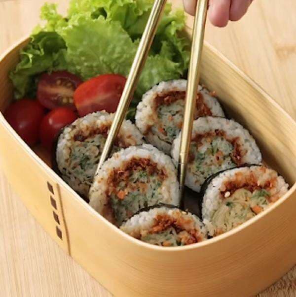 Ide Bekal Simpel Hari Ini: Resep Gimbab Abon Ide Bekal Simpel Hari Ini: Resep Gimbab Abon