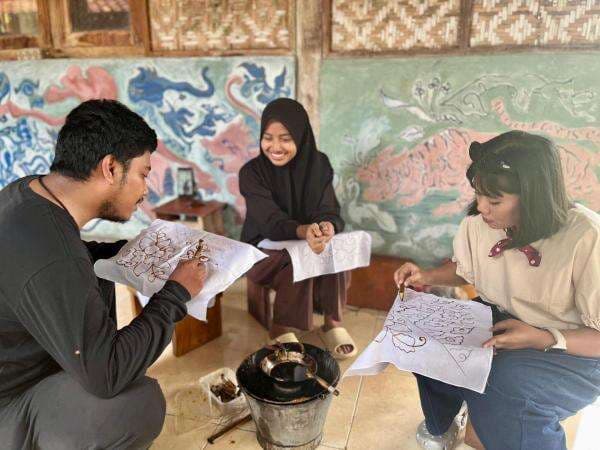 Serunya Belajar Membatik di Kampung Batik Tulis Giriloyo, Wajib Masuk Wishlist! Serunya Belajar Membatik di Kampung Batik Tulis Giriloyo, Wajib Masuk Wishlist!