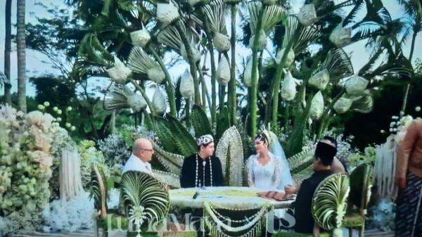 Benarkah Ijab Kabul Maxime Bouttier dan Luna Maya Tidak Sah? Benarkah Ijab Kabul Maxime Bouttier dan Luna Maya Tidak Sah?