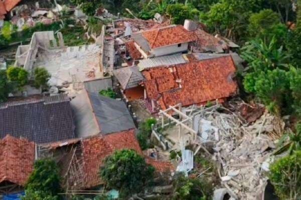 Tanah Bergerak di Purwakarta Ancam Tol Cipularang: 72 Rumah Hancur, 206 Warga Mengungsi! Tanah Bergerak di Purwakarta Ancam Tol Cipularang: 72 Rumah Hancur, 206 Warga Mengungsi!