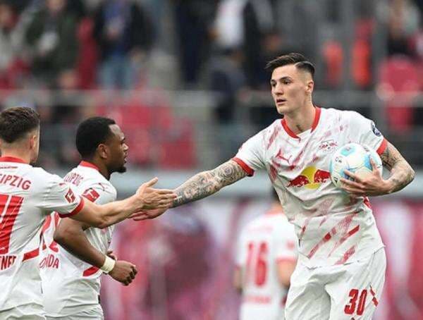 Manchester United Resmi Dapatkan Benjamin Sesko dan Carlos Baleba di Bursa Transfer Musim Panas 2025? Manchester United Resmi Dapatkan Benjamin Sesko dan Carlos Baleba di Bursa Transfer Musim Panas 2025?