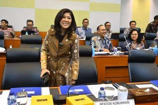 Benteng Digital Anak Indonesia PP Tunas: Antara Ambisi Global dan Realitas di Lapangan Benteng Digital Anak Indonesia PP Tunas: Antara Ambisi Global dan Realitas di Lapangan