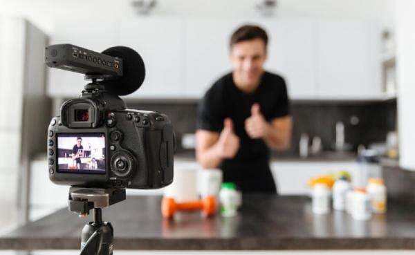 Berapakah Gaji YouTuber Pemula? Tepatnya Setelah Mendapat Monetisasi Berapakah Gaji YouTuber Pemula? Tepatnya Setelah Mendapat Monetisasi