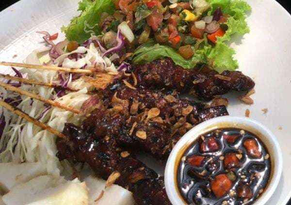 Berburu Sate Maranggi Sampai ke Ketinggian 2 Ribu Meter Berburu Sate Maranggi Sampai ke Ketinggian 2 Ribu Meter