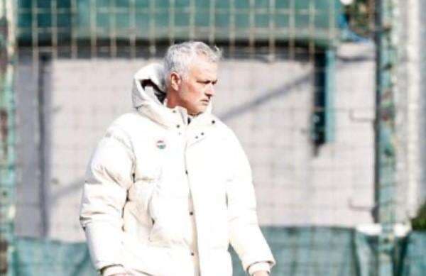 4 Kontroversi Jose Mourinho Selama Jadi Pelatih, Nomor 1 Colok Mata Kolega 4 Kontroversi Jose Mourinho Selama Jadi Pelatih, Nomor 1 Colok Mata Kolega