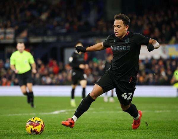 Jawaban Pemain Keturunan Million Manhoef saat Dikaitkan dengan Timnas Indonesia, Singgung Permintaan Neneknya Jawaban Pemain Keturunan Million Manhoef saat Dikaitkan dengan Timnas Indonesia, Singgung Permintaan Neneknya