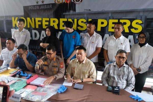 Berkas Kasus Dokter Priguna Pemerkosa Pasien RSHS Lengkap, Dilimpahkan ke Kejati Jabar Besok Berkas Kasus Dokter Priguna Pemerkosa Pasien RSHS Lengkap, Dilimpahkan ke Kejati Jabar Besok