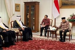 Bertemu Menteri Haji dan Umrah Saudi, Wapres Minta Kuota Haji Indonesia Ditambah