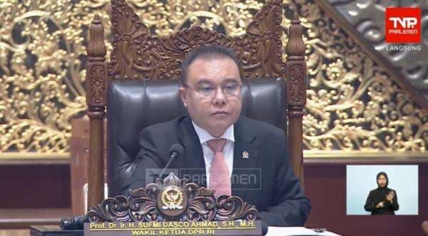 Breaking News: DPR Sahkan RUU Polri Jadi Undang-Undang Breaking News: DPR Sahkan RUU Polri Jadi Undang-Undang