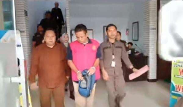 Skandal Benih Padi! Eks Kadis Baubau Divonis Penjara, Negara Rugi Ratusan Juta Skandal Benih Padi! Eks Kadis Baubau Divonis Penjara, Negara Rugi Ratusan Juta