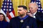Biden Berikan Presidential Medal of Freedom kepada 19 Orang: Hillary Clinton, Bono, Messi, hingga Soros Biden Berikan Presidential Medal of Freedom kepada 19 Orang: Hillary Clinton, Bono, Messi, hingga Soros