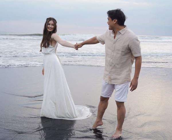 5 Potret Romantis Billy Syahputra Lamar Vika Kolesnaya di Bali, Sekalian Foto Prewedding? 5 Potret Romantis Billy Syahputra Lamar Vika Kolesnaya di Bali, Sekalian Foto Prewedding?