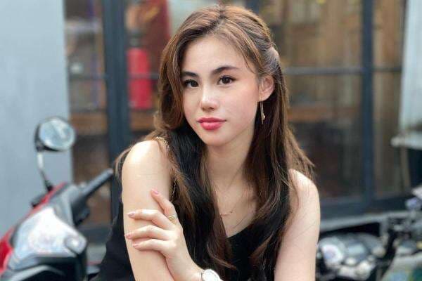 Biodata dan Agama Zoe Levana, Selebgram Cantik yang Dibully karena Masuk Jalur Busway Biodata dan Agama Zoe Levana, Selebgram Cantik yang Dibully karena Masuk Jalur Busway