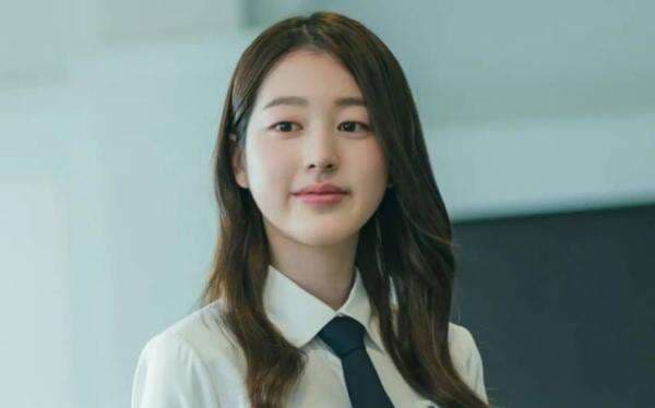 Biodata dan Profil Jang Da-ah, Murid Jahat dalam Pyramid Game dan Kakak Wonyoung IVE Biodata dan Profil Jang Da-ah, Murid Jahat dalam Pyramid Game dan Kakak Wonyoung IVE