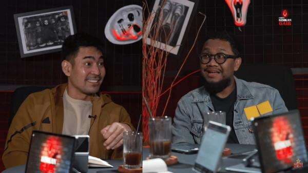 Teror Telur Darah yang Menghantui Satu Keluarga dalam Bisikan Gaib Teror Telur Darah yang Menghantui Satu Keluarga dalam Bisikan Gaib