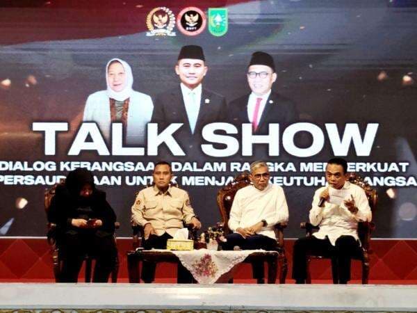 BNPT dan Komisi XIII DPR RI Perkuat Edukasi Bahaya Radikalisme dan Terorisme BNPT dan Komisi XIII DPR RI Perkuat Edukasi Bahaya Radikalisme dan Terorisme