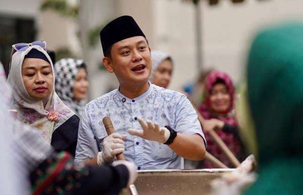 Istri Tak Tahu Bobon Santoso Mualaf, Ustadz Derry Sulaiman: Karena Spontan Istri Tak Tahu Bobon Santoso Mualaf, Ustadz Derry Sulaiman: Karena Spontan