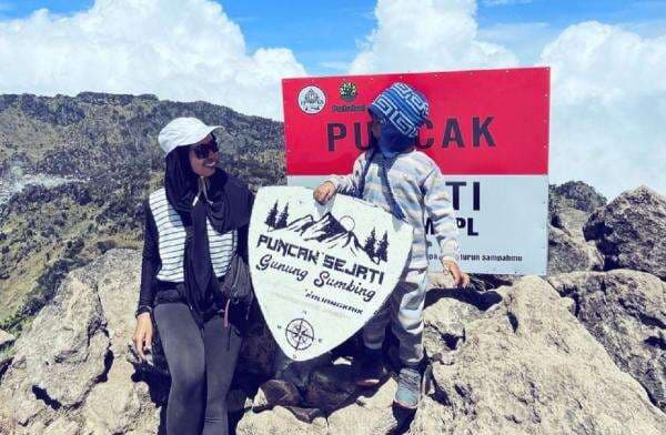 Viral Bocah Sudah Daki 8 Gunung di Indonesia, Ingatkan Gen Alpha Stop Kebanyakan Main Gadget Viral Bocah Sudah Daki 8 Gunung di Indonesia, Ingatkan Gen Alpha Stop Kebanyakan Main Gadget