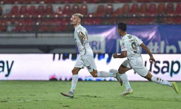 Bojan Hodak Ngamuk Persib Bandung Gagal Kalahkan Dewa United, tapi Puji Tyronne del Pino hingga Update Kondisi David da Silva Bojan Hodak Ngamuk Persib Bandung Gagal Kalahkan Dewa United, tapi Puji Tyronne del Pino hingga Update Kondisi David da Silva