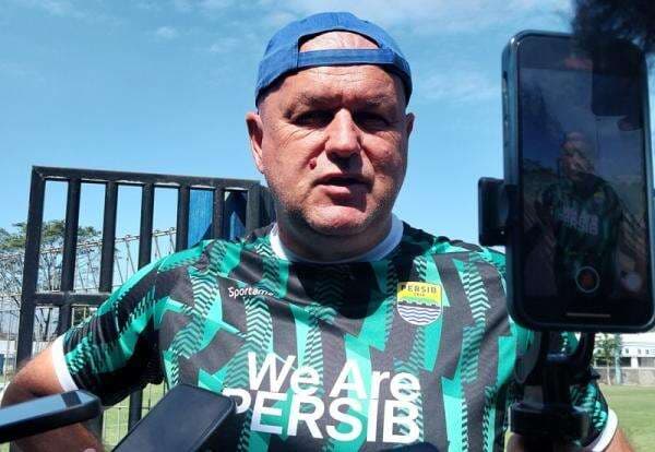 Bojan Hodak Santai 4 Pemain Persib Bandung Absen saat Hadapi Persita Tangerang Bojan Hodak Santai 4 Pemain Persib Bandung Absen saat Hadapi Persita Tangerang