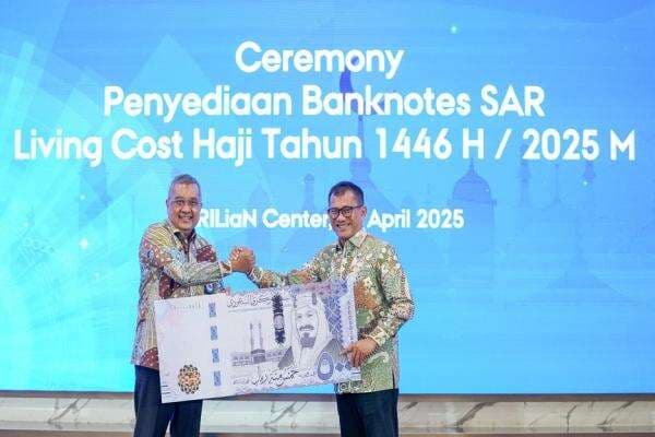 BPKH Serahkan Uang Tunai untuk Living Cost Jemaah Haji 2025 Sebesar Rp3.187.500 BPKH Serahkan Uang Tunai untuk Living Cost Jemaah Haji 2025 Sebesar Rp3.187.500