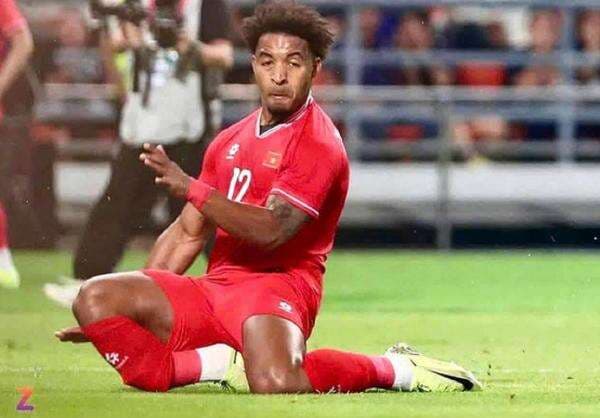 BREAKING NEWS: Penyerang Timnas Vietnam Nguyen Xuan Son Patah Kaki saat Lawan Thailand di Final Piala AFF 2024! BREAKING NEWS: Penyerang Timnas Vietnam Nguyen Xuan Son Patah Kaki saat Lawan Thailand di Final Piala AFF 2024!