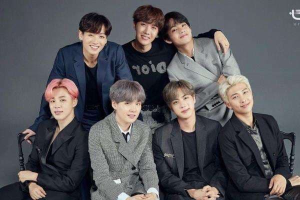 Saham HYBE Meroket Usai RM, V, Jimin dan Jungkook Selesai Wamil, BTS Siap Comeback Saham HYBE Meroket Usai RM, V, Jimin dan Jungkook Selesai Wamil, BTS Siap Comeback