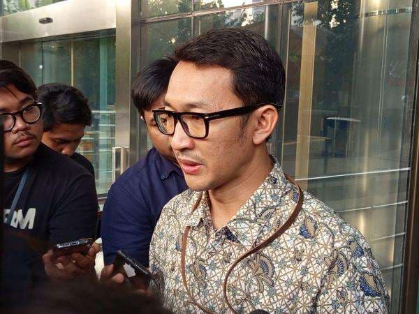 KPK Periksa Taufik Hidayat Lubis Terkait Kasus Korupsi Kadis PUPR Sumut KPK Periksa Taufik Hidayat Lubis Terkait Kasus Korupsi Kadis PUPR Sumut