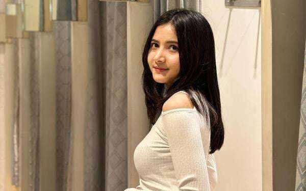 Bulan Sutena Buka Suara Viralnya Video 1 Menit 14 Detik Bulan Sutena Buka Suara Viralnya Video 1 Menit 14 Detik