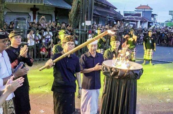 Bupati Badung Buka Jimbaran Culture Festival dan Lomba Ogoh-Ogoh 2025 Bupati Badung Buka Jimbaran Culture Festival dan Lomba Ogoh-Ogoh 2025