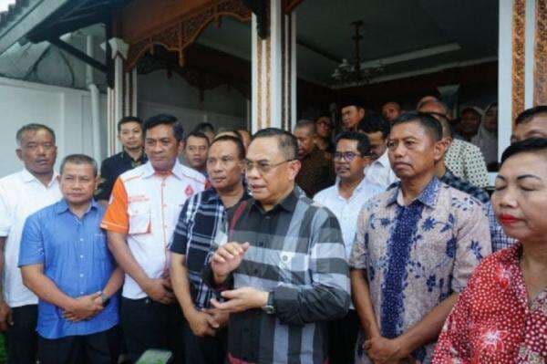 Profil Bupati Pati yang Akan Naikkan PBB Sampai 250: Fakta dan Kontroversi di Baliknya Profil Bupati Pati yang Akan Naikkan PBB Sampai 250: Fakta dan Kontroversi di Baliknya