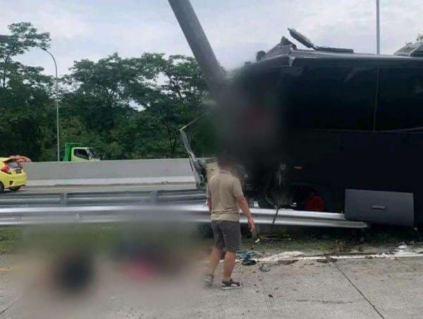 Bus Brimob Polda Jatim Kecelakaan di Tol Pandaan Malang, Sopir Tewas di Tempat Bus Brimob Polda Jatim Kecelakaan di Tol Pandaan Malang, Sopir Tewas di Tempat
