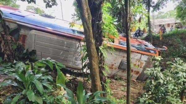 Kronologi Bus PO Parahyangan Kecelakaan di Pandeglang, Sempat Oleng lalu Terguling Kronologi Bus PO Parahyangan Kecelakaan di Pandeglang, Sempat Oleng lalu Terguling