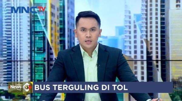 Bus Rombongan Tabligh Akbar dari Jakarta Terguling di Tol Ngawi, 4 Orang Luka Bus Rombongan Tabligh Akbar dari Jakarta Terguling di Tol Ngawi, 4 Orang Luka