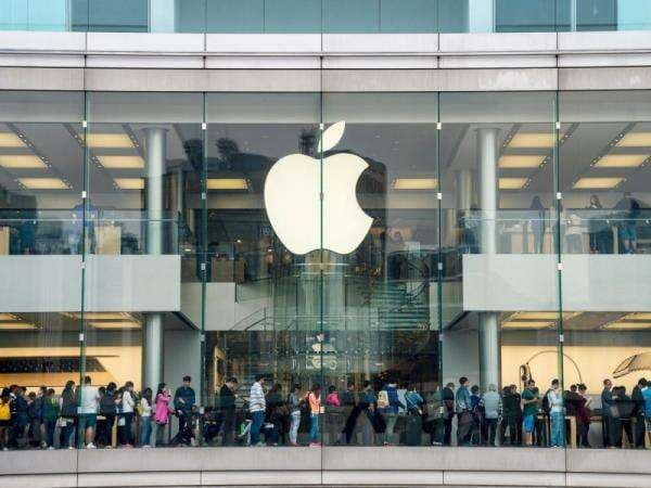 Bye-bye iPhone Murah? Tarif Trump Bikin Kalang Kabut, Apple Store AS Diserbu Pembeli Panik! Bye-bye iPhone Murah? Tarif Trump Bikin Kalang Kabut, Apple Store AS Diserbu Pembeli Panik!