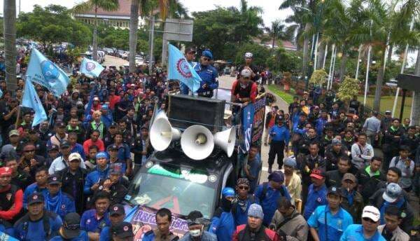 Tok! UMK Tangerang Naik 6,5, Berlaku Mulai Januari 2025 Tok! UMK Tangerang Naik 6,5, Berlaku Mulai Januari 2025