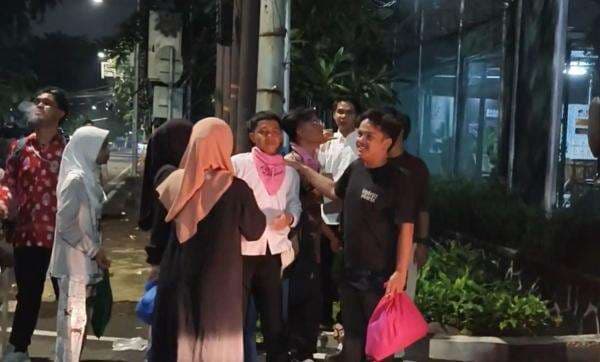 Terima Salinan Putusan, Lapas Salemba Bebaskan 19 Terpidana Kericuhan Demo Agustus Terima Salinan Putusan, Lapas Salemba Bebaskan 19 Terpidana Kericuhan Demo Agustus