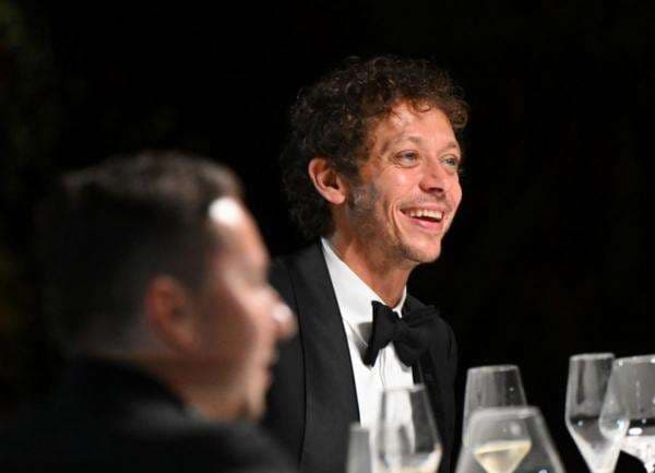 2 Pembalap Top yang Putuskan Pindah Tim Usai Juara Dunia MotoGP, Nomor 1 Samai Rekor Spesial Valentino Rossi 2 Pembalap Top yang Putuskan Pindah Tim Usai Juara Dunia MotoGP, Nomor 1 Samai Rekor Spesial Valentino Rossi