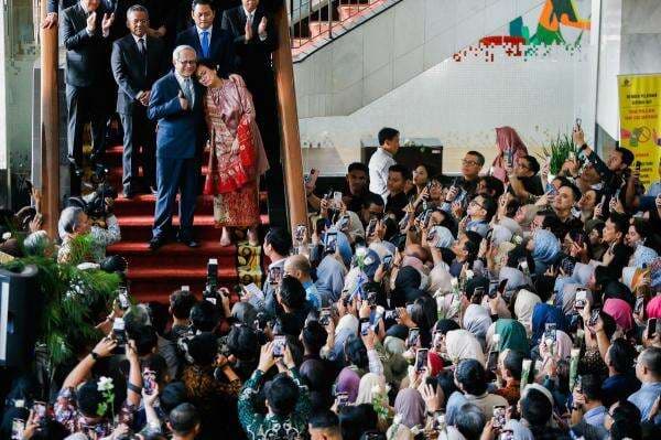 Ternyata Ini Pekerjaan dan Karier Mentereng Tonny Sumartono, Suami Sri Mulyani yang Jarang Disorot Ternyata Ini Pekerjaan dan Karier Mentereng Tonny Sumartono, Suami Sri Mulyani yang Jarang Disorot