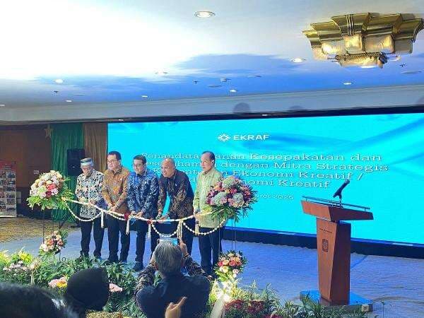 Menteri Ekraf Siapkan 100 Ribu Ruang Usaha Ekraf dan Serap 600 Ribu Tenaga Kerja Menteri Ekraf Siapkan 100 Ribu Ruang Usaha Ekraf dan Serap 600 Ribu Tenaga Kerja