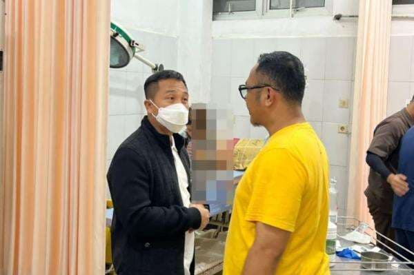 Terungkap! ODGJ Bacok 13 Warga di Purwakarta-Cianjur, 5 Luka Berat Termasuk Anak Kecil Terungkap! ODGJ Bacok 13 Warga di Purwakarta-Cianjur, 5 Luka Berat Termasuk Anak Kecil