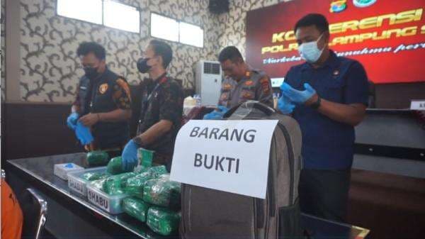 Penyelundupan Sabu ke Jakarta Digagalkan Petugas di Bakauheni, Bernilai Rp11,8 Miliar Penyelundupan Sabu ke Jakarta Digagalkan Petugas di Bakauheni, Bernilai Rp11,8 Miliar
