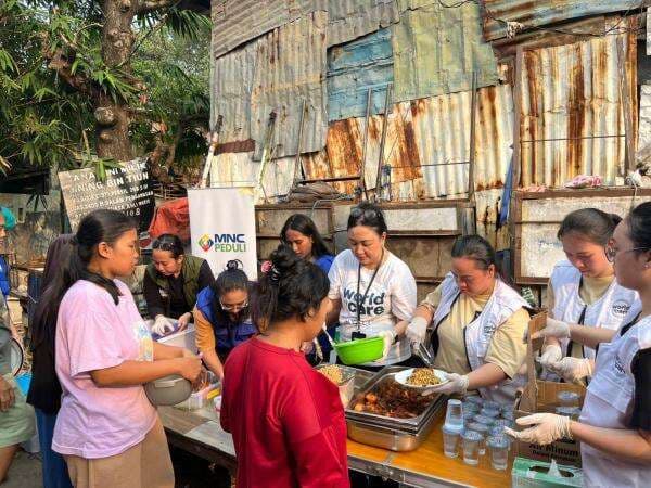 MNC Peduli dan Park Hyatt Jakarta Salurkan Pangan Bergizi untuk Warga Duri Kepa MNC Peduli dan Park Hyatt Jakarta Salurkan Pangan Bergizi untuk Warga Duri Kepa
